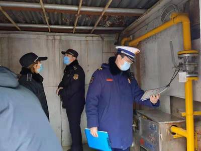 東城消防聯(lián)合多部門(mén)開(kāi)展燃?xì)馐褂脠?chǎng)所專(zhuān)項(xiàng)檢查