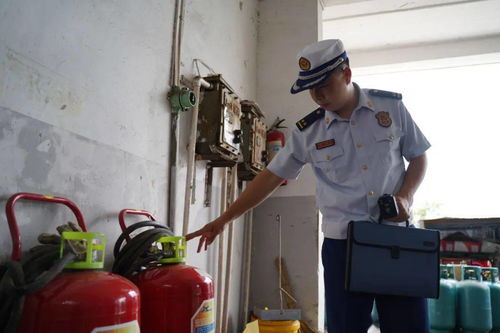 鎮(zhèn)遠(yuǎn)消防檢查易燃易爆場(chǎng)所嚴(yán)防安全 防火線