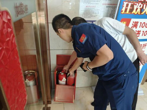 遂寧消防全面開展多業(yè)態(tài)混合經(jīng)營(yíng)場(chǎng)所消防檢查